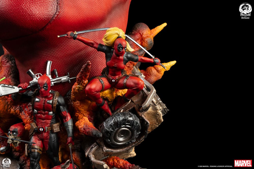 Marvel Fine Art Bust Deadpool Deluxe Edition 42 cm