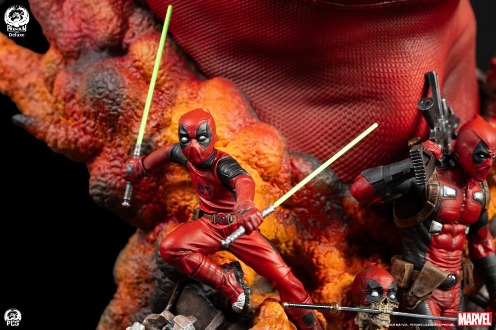 Marvel Fine Art Bust Deadpool Deluxe Edition 42 cm