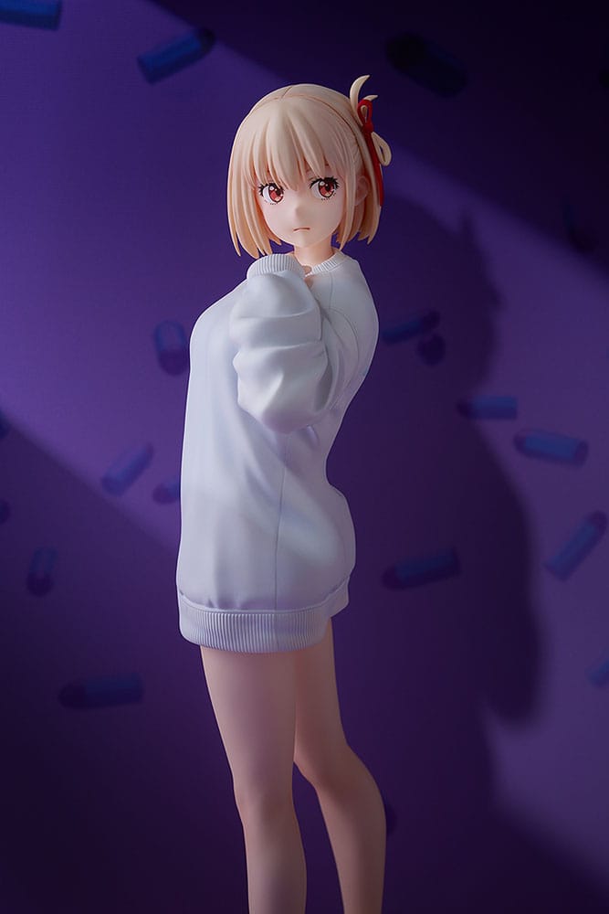 Lycoris Recoil PVC Statue 1/7 Chisato Nishikigi: Oversized Moletom Ver. 25 cm