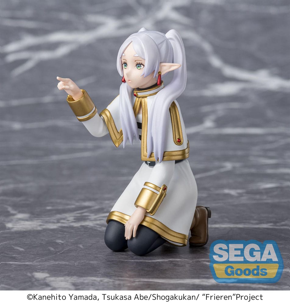 Frieren: Beyond Journey's End PM Perching PVC Statue Frieren Poking Something 10 cm