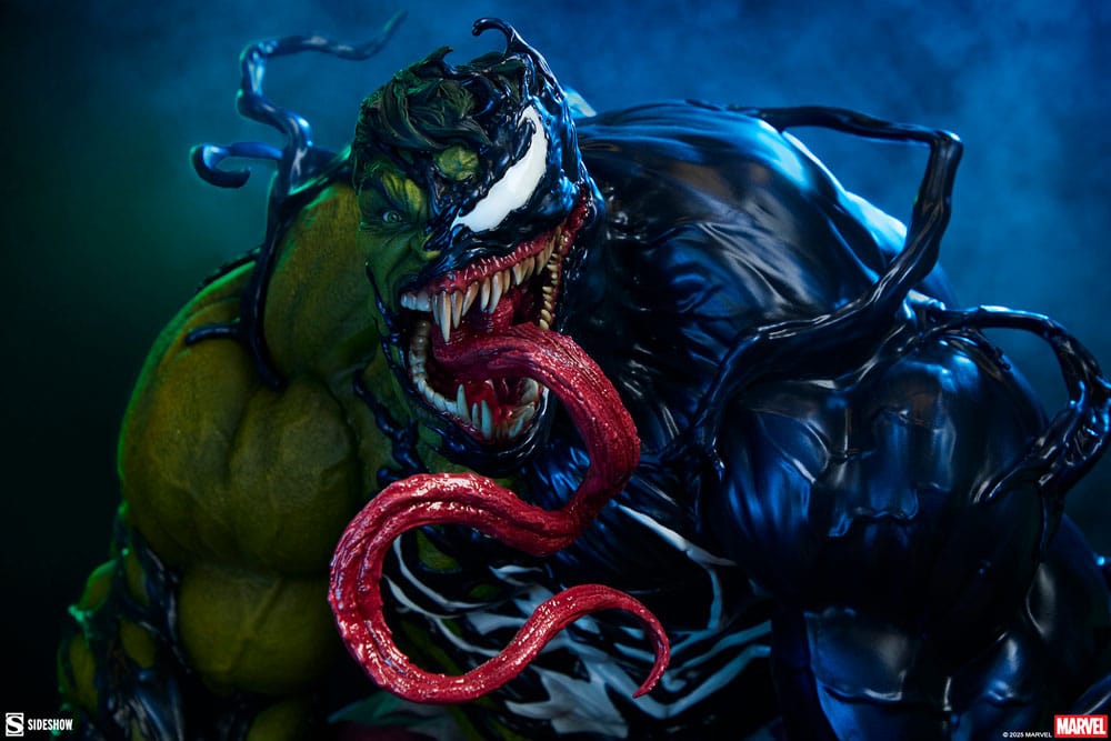 Marvel Premium Format Statue Venomized Hulk 63 cm