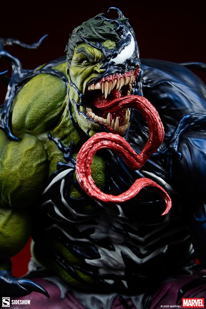 Marvel Premium Format Statue Venomized Hulk 63 cm