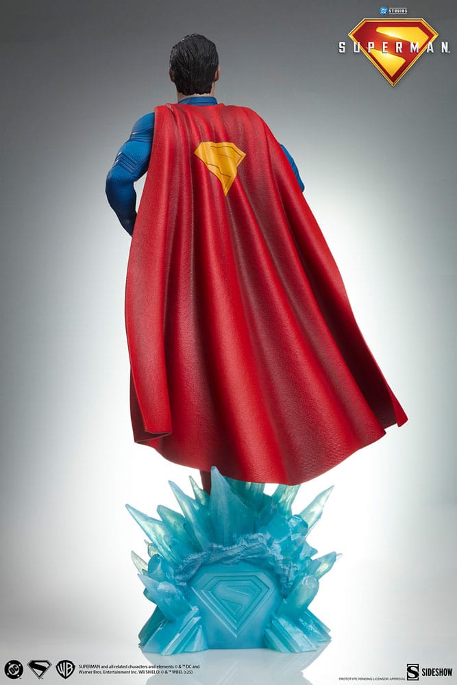 Superman (2025) Premium Format Statue Superman 61 cm