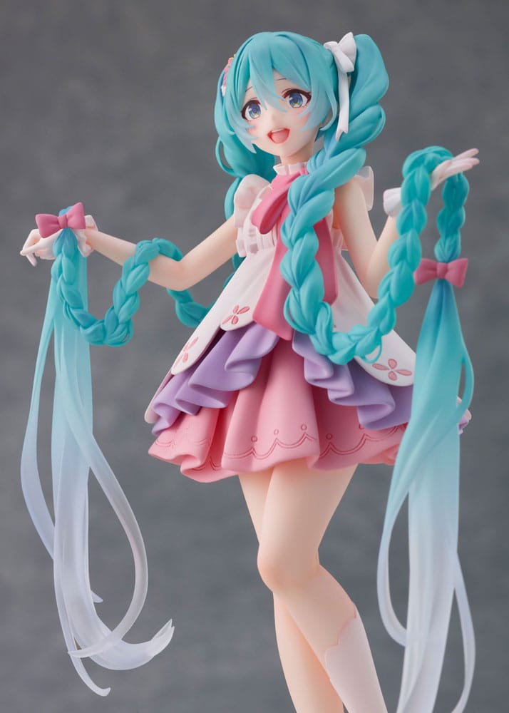Statua in PVC di Hatsune Miku Hatsune Miku Wonderland Rapunzel Ver. 18 centimetri