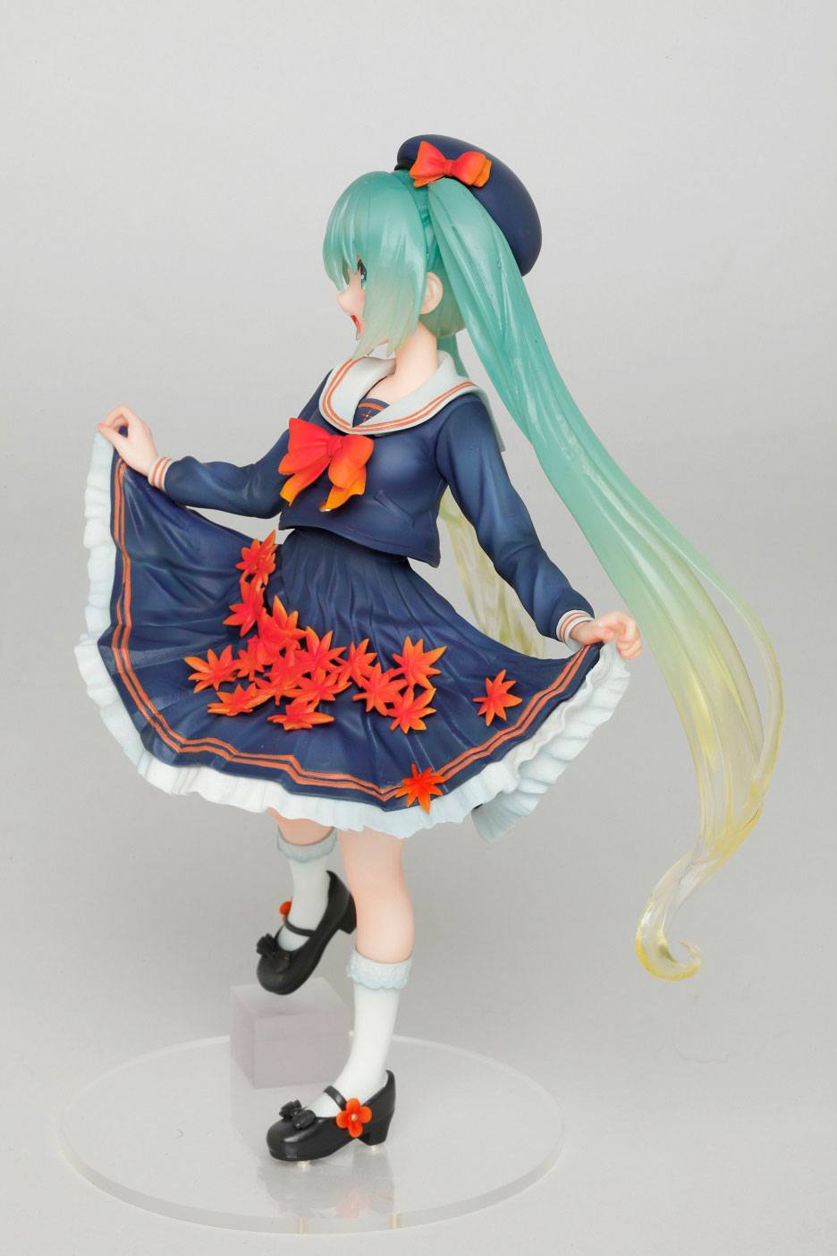 Vocaloid PVC Statue Hatsune Miku 3rd Season Autumn Ver. (re-sales) 18 cm