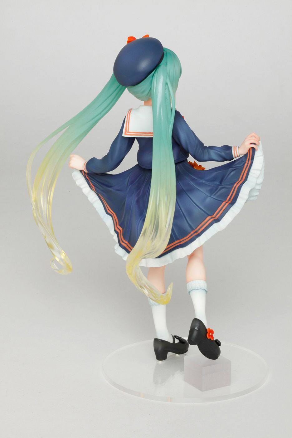 Vocaloid PVC Statue Hatsune Miku 3rd Season Autumn Ver. (re-sales) 18 cm