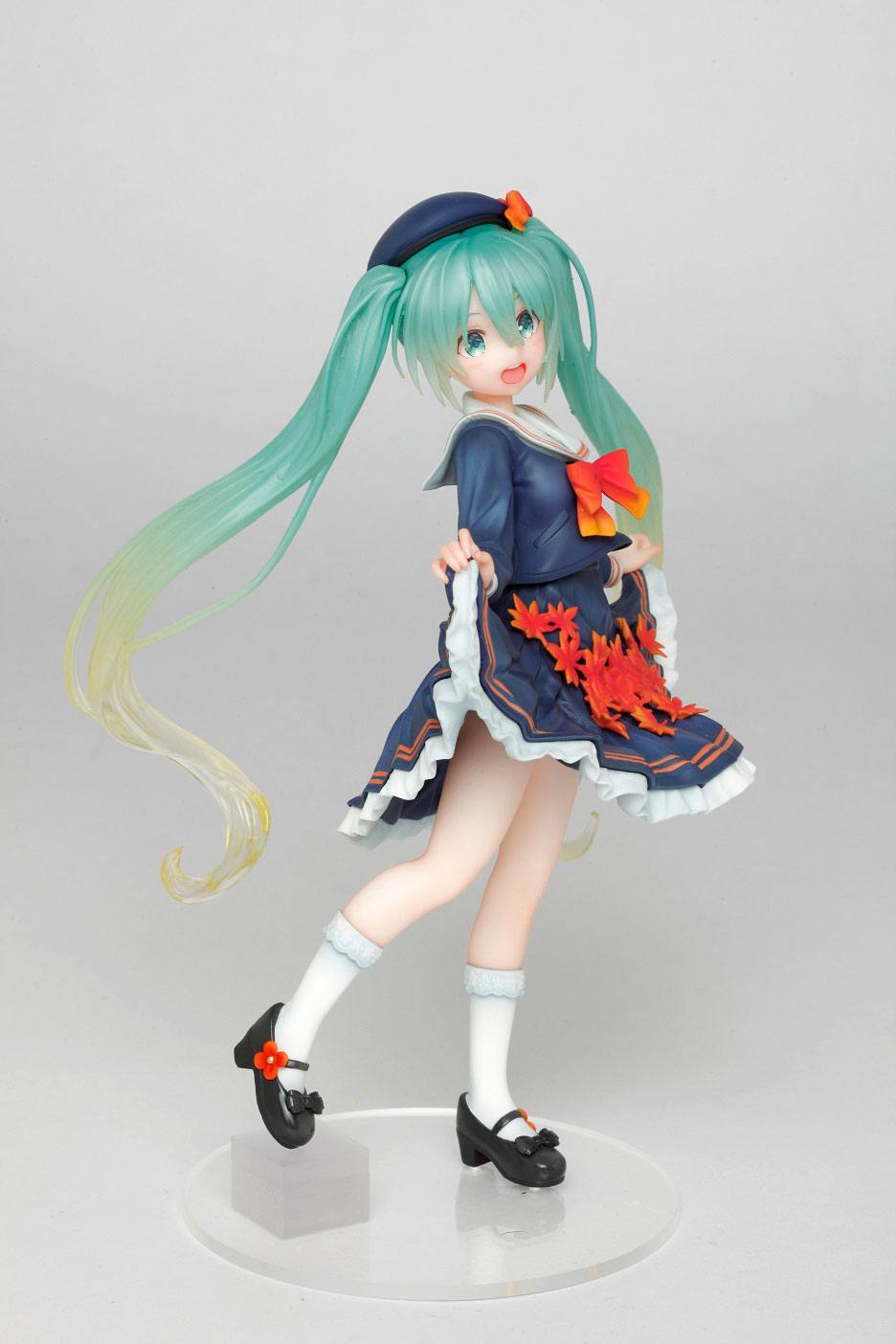 Vocaloid PVC Statue Hatsune Miku 3rd Season Autumn Ver. (re-sales) 18 cm