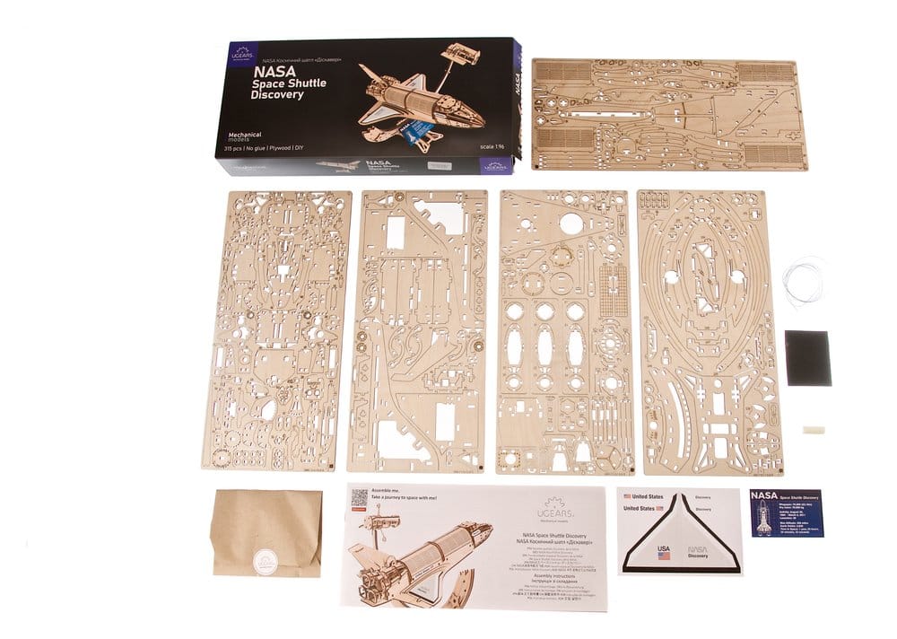 NASA Wooden Model Kit Space Shuttle Discovery