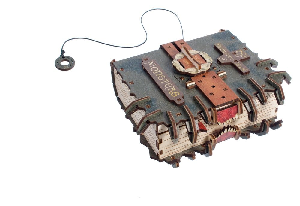 Harry Potter Wooden Model Kit The Monster Book of Monsters