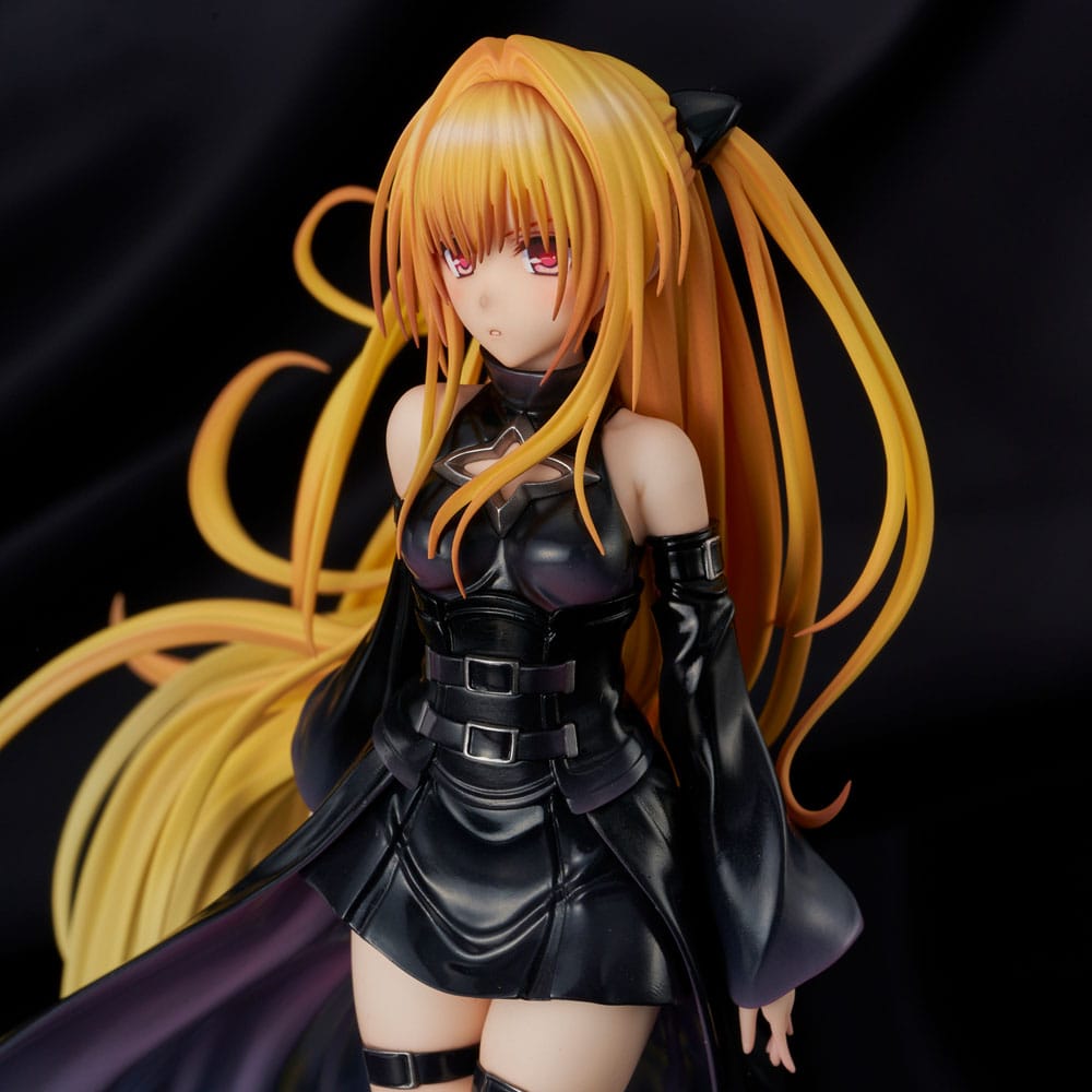 To Love-Ru Darkness PVC Statue 1/6 Golden Darkness Black Trance Version 20 cm
