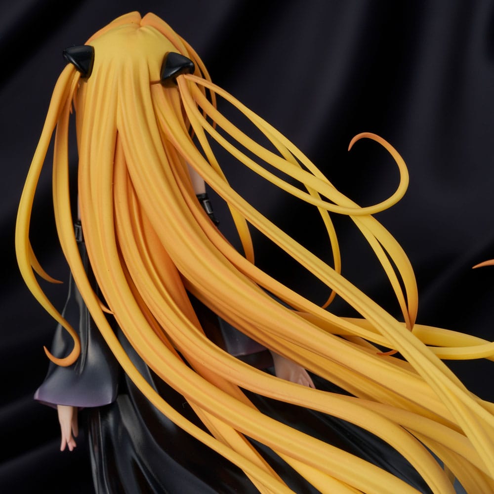 To Love-Ru Darkness PVC Statue 1/6 Golden Darkness Black Trance Version 20 cm