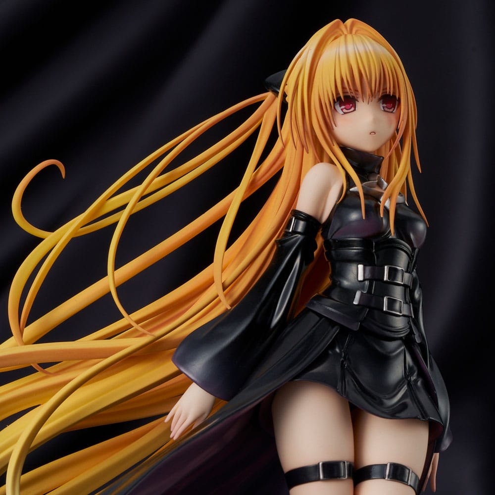 To Love-Ru Darkness PVC Statue 1/6 Golden Darkness Black Trance Version 20 cm
