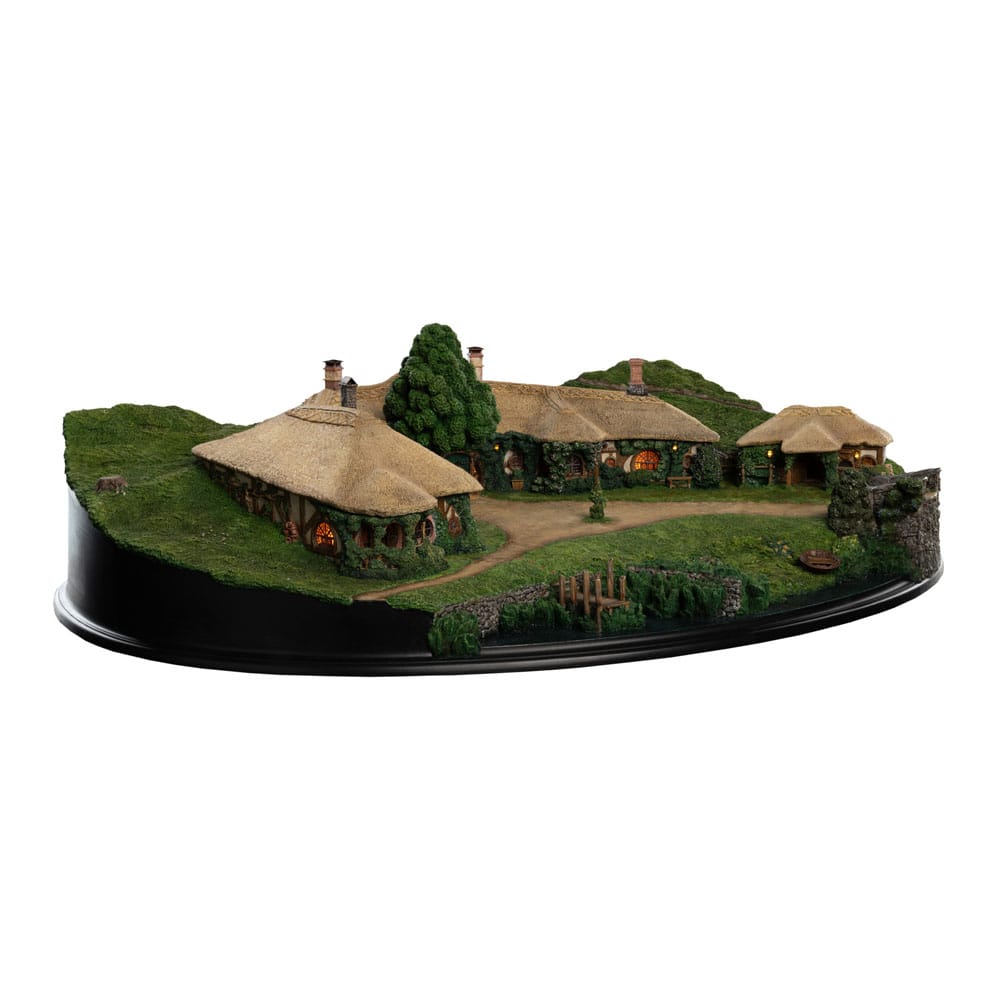 Lord of the Rings Statue The Green Dragon Inn