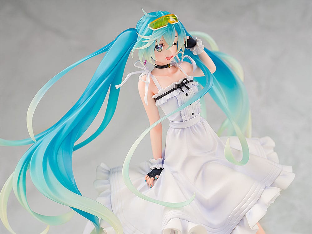 Hatsune Miku GT Original Project PVC Statue 1/7 Vacation Style Ver. 24 cm