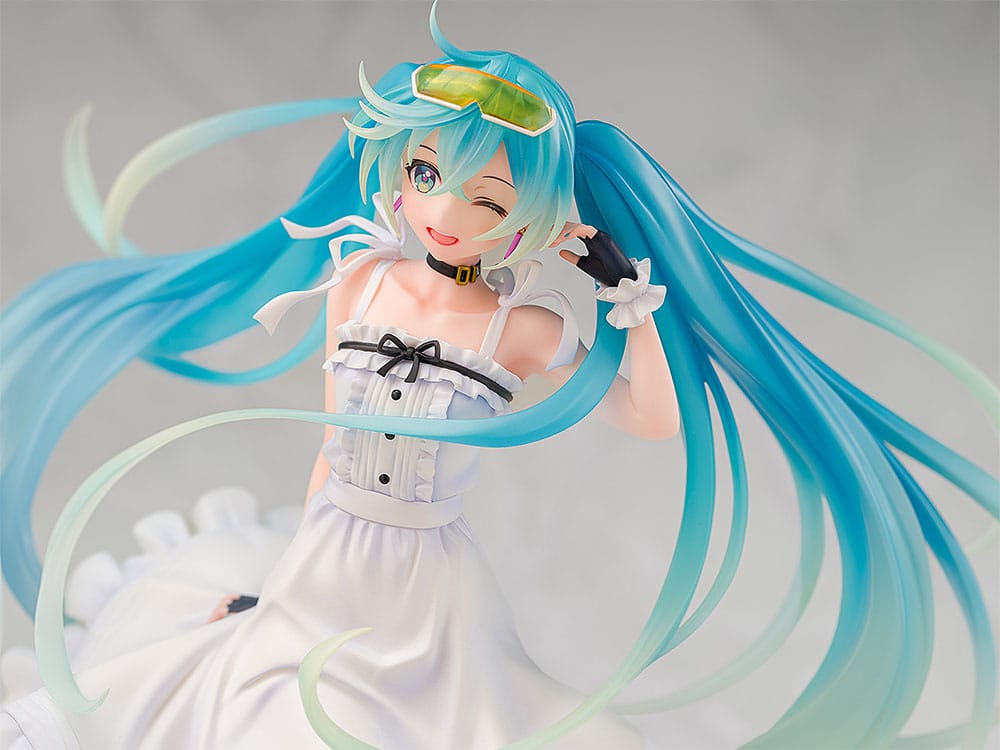 Hatsune Miku GT Original Project PVC Statue 1/7 Vacation Style Ver. 24 cm